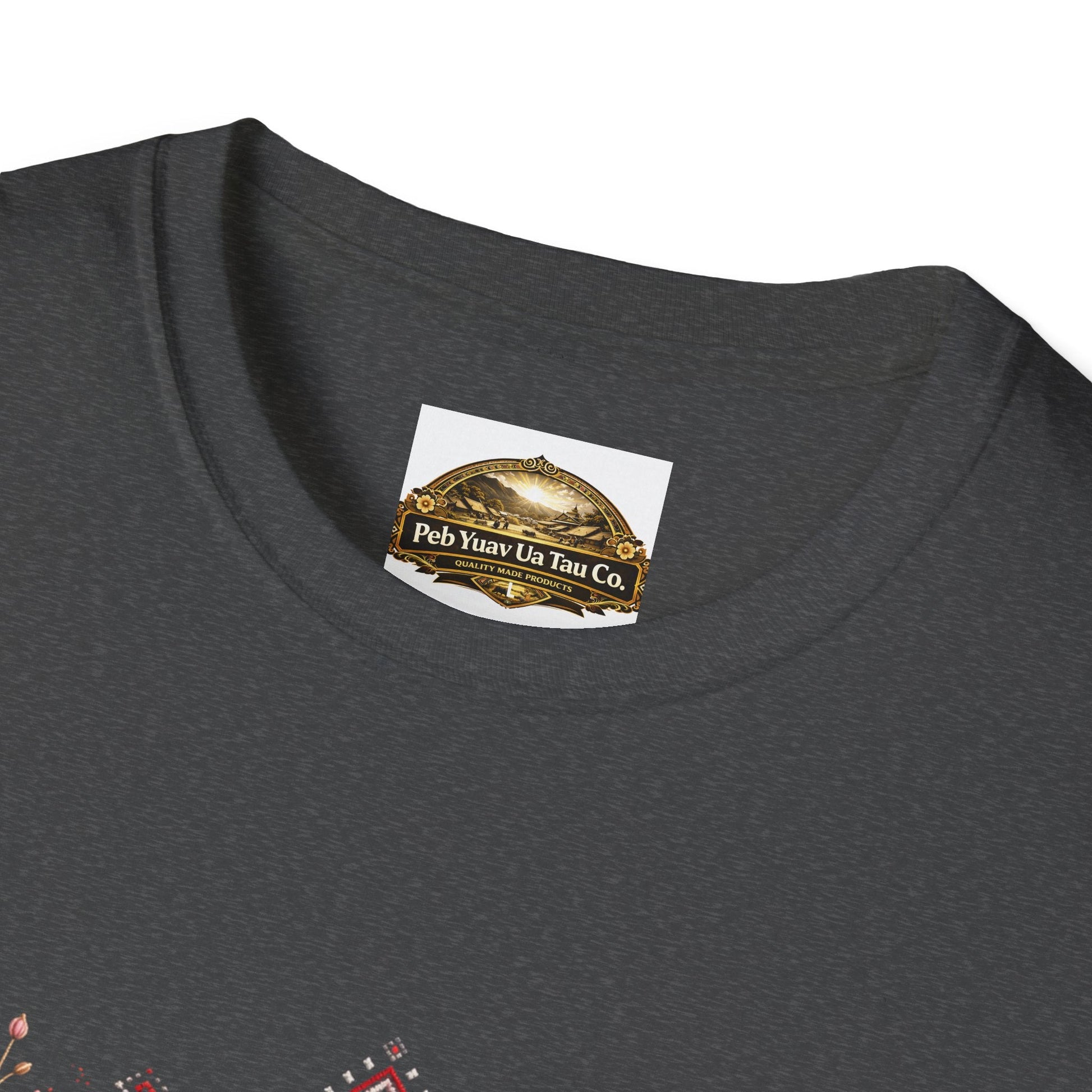 Kuv Hlub Kuv Niam Floral T-Shirt — Hmong "Love My Mom" Mother's Day Tee - Peb Yuav Ua Tau Co.