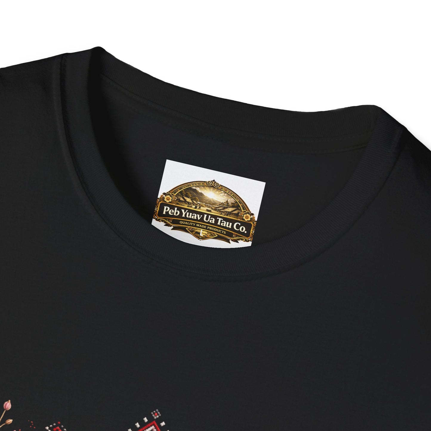 Kuv Hlub Kuv Niam Floral T-Shirt — Hmong "Love My Mom" Mother's Day Tee - Peb Yuav Ua Tau Co.